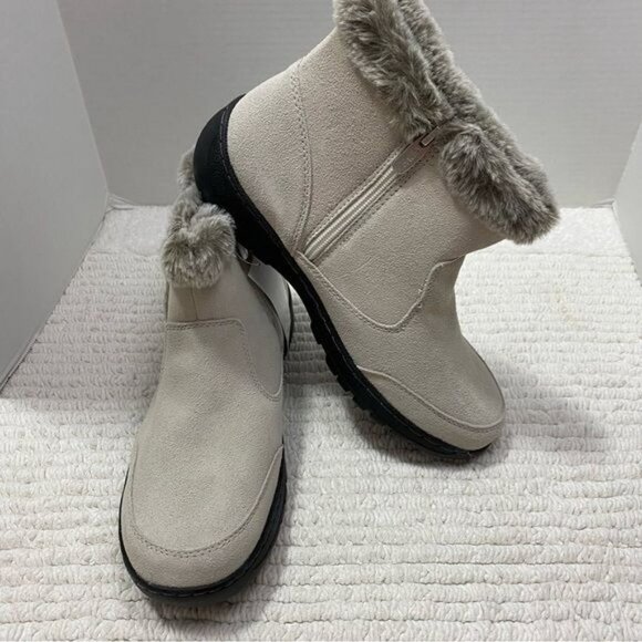 KHOMBU Winter Boots Ankle Booties Size 10 M Women’s‎ Color Cream - Picture 1 of 9